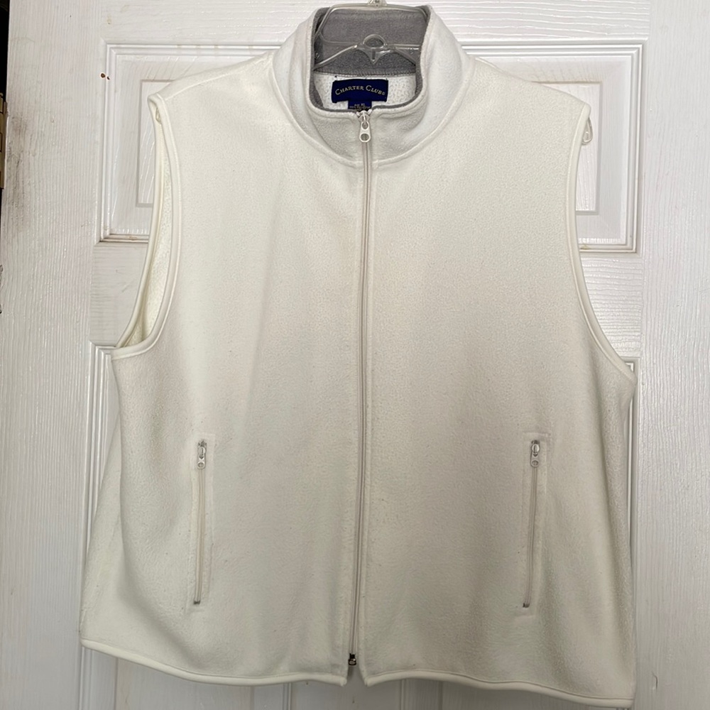Charter Club XL Fleece Vest - White with Gray around inside collar